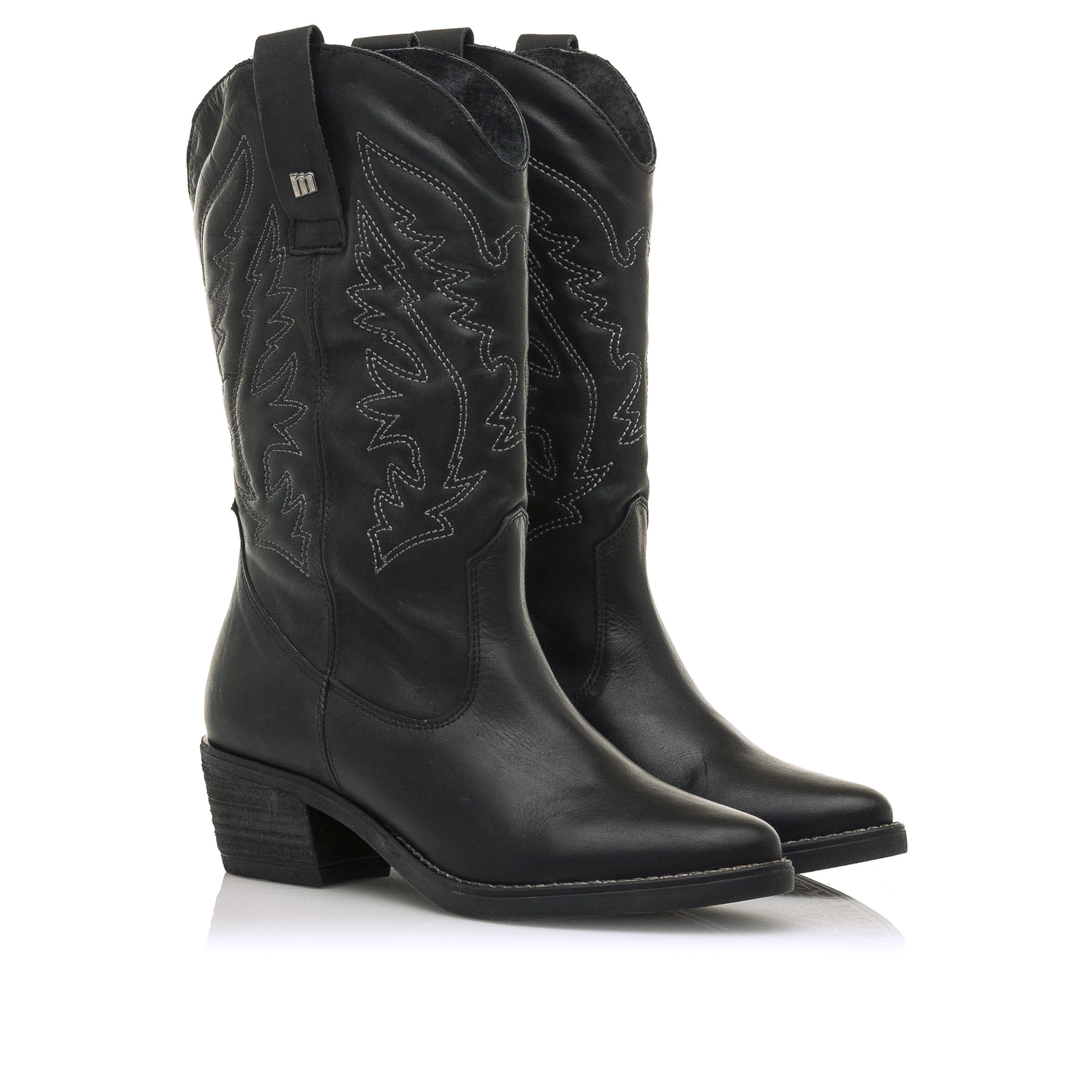 Botas camperas negras mustang store
